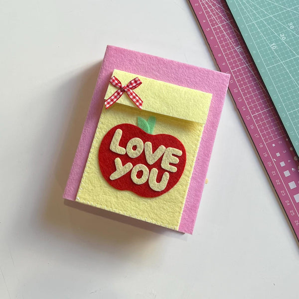 Shin-chan Felt Photo Album: Handmade Mini Scrapbook